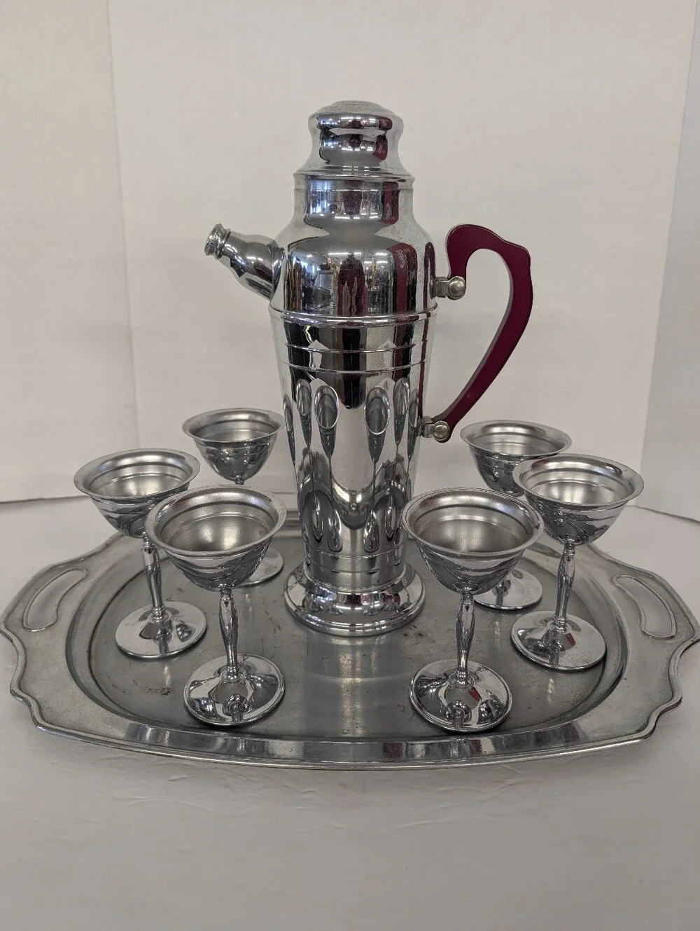Vintage Barware MCM Chrome Cocktail Shaker,Tray 6 Cups Bakelite Handle